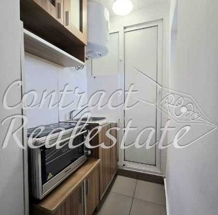 Дава се под наем Едностаен апартамент в Варна, Червен площад - 30 кв.м за 178.5 € - Снимка #1