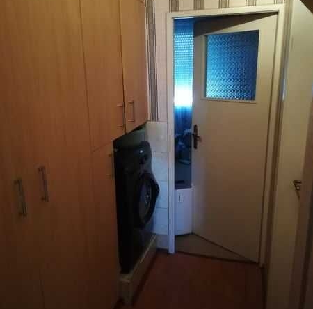 Дава се под наем Двустаен апартамент в Бургас, Славейков - 66 кв.м за 175 € - Снимка #1