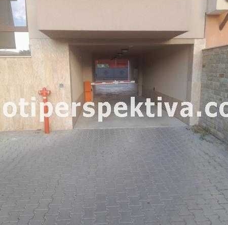 Гараж / Паркомясто в Пловдив, Кършияка - 15 кв.м за 667 €/кв.м - Снимка #1