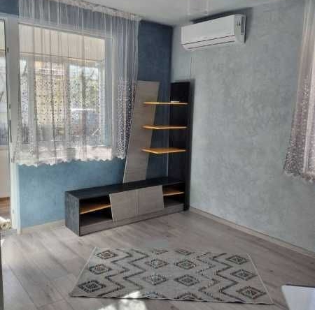 Дава се под наем Двустаен апартамент в Бургас, Меден рудник - зона А - 65 кв.м за 114.75 € - Снимка #1