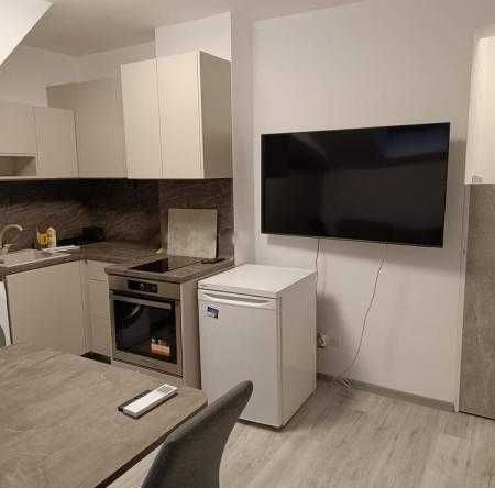 Дава се под наем Двустаен апартамент в Бургас, Център - 50 кв.м за 510 € - Снимка #1