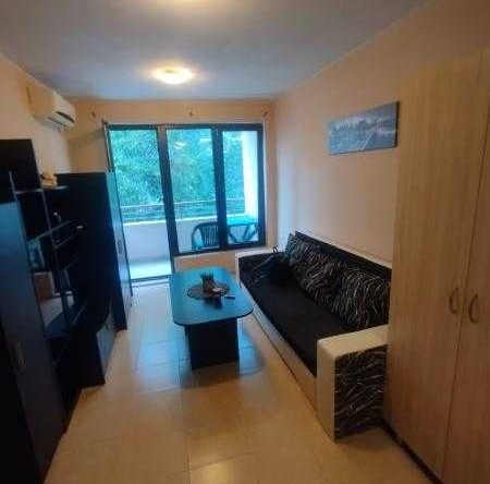 Дава се под наем Едностаен апартамент в Бургас, Център - 40 кв.м за 280.5 € - Снимка #1