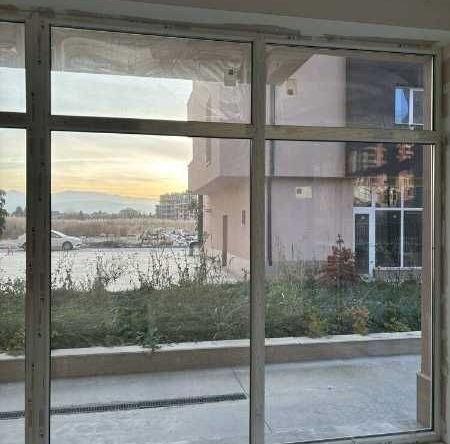 Магазин в Пловдив, Христо Смирненски - 70 кв.м за 1058 €/кв.м - Снимка #1