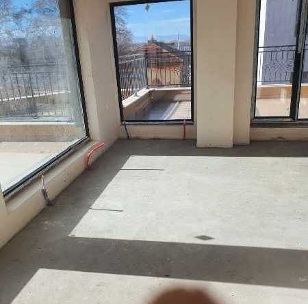 Двустаен апартамент в Пловдив, Кършияка - 108 кв.м за 1500 €/кв.м - Снимка #1