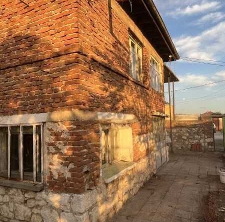 Къща в с. Белозем, Област Пловдив - 140 кв.м за 300 €/кв.м - Снимка #1