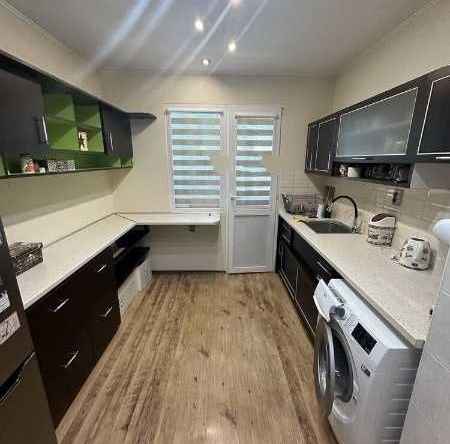 Тристаен апартамент в Карлово - 95 кв.м за 1758 €/кв.м - Снимка #1