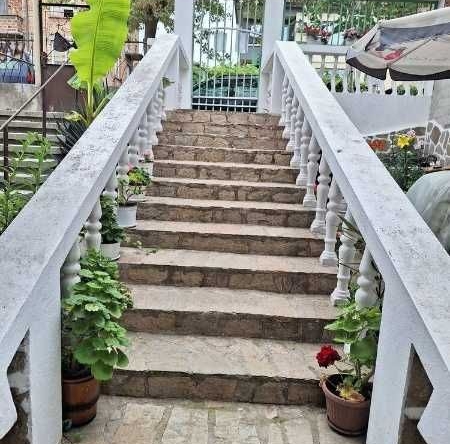 Етаж от къща в Царево - 367 кв.м за 137 €/кв.м - Снимка #1