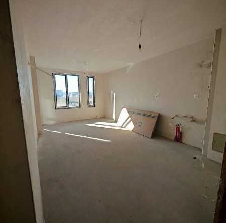 Двустаен апартамент в Бургас, Изгрев - 69 кв.м за 1421 €/кв.м - Снимка #1