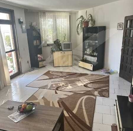 Дава се под наем Двустаен апартамент в к.к. Слънчев бряг - 50 кв.м за 45000 € - Снимка #1