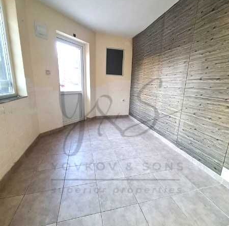 Дава се под наем Офис в Пловдив, Кючук Париж - 14 кв.м за 178.5 € - Снимка #1