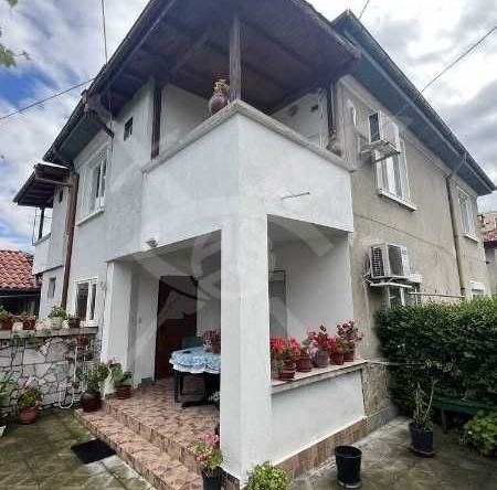 Етаж от къща в Хисаря - 106 кв.м за 1736 €/кв.м - Снимка #1