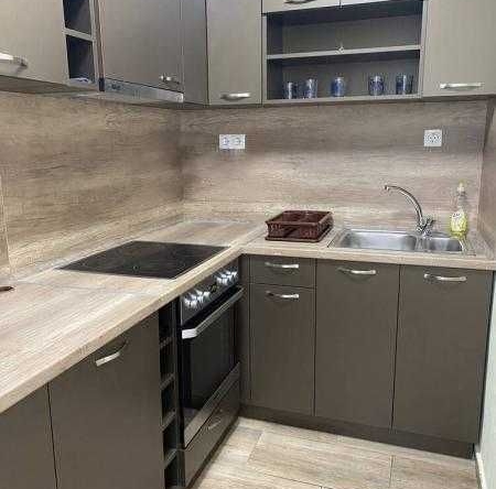 Дава се под наем Двустаен апартамент в Бургас, Център - 52 кв.м за 459 € - Снимка #1