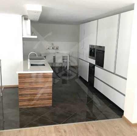 Многостаен апартамент в Поморие - 280 кв.м за 858 €/кв.м - Снимка #1