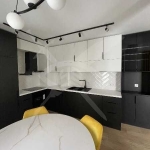 Дава се под наем Тристаен апартамент в Пловдив, Остромила - 90 кв.м за 765 € - Снимка #1