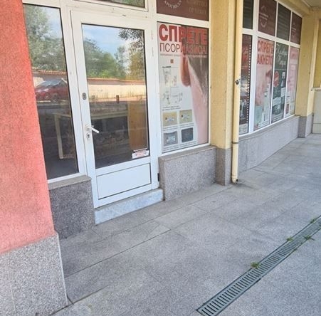 Дава се под наем Магазин в София, Младост 2 - 44 кв.м за 598.23 € - Снимка #1