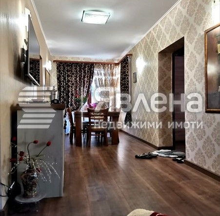 Многостаен апартамент в Варна, Център - 150 кв.м за 1967 €/кв.м - Снимка #1