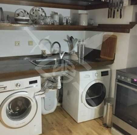 Двустаен апартамент в Бургас, Център - 54 кв.м за 1417 €/кв.м - Снимка #1