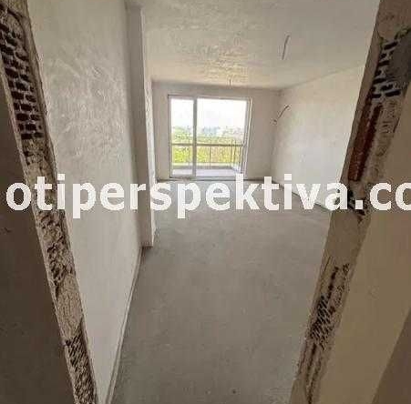 Тристаен апартамент в Пловдив, Кючук Париж - 105 кв.м за 668 €/кв.м - Снимка #1