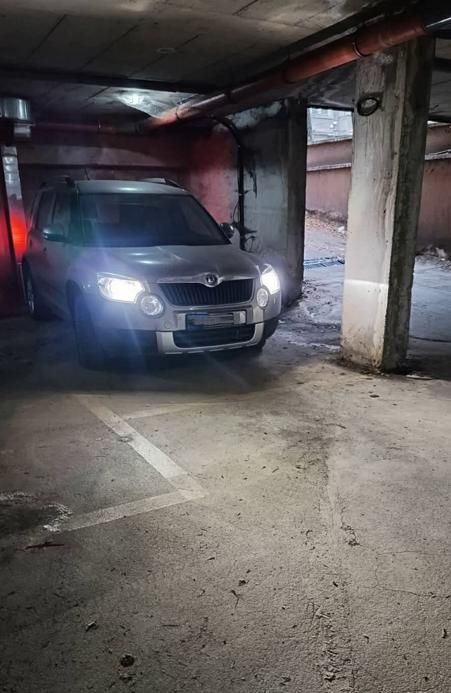 Дава се под наем Гараж / Паркомясто в София, Център - 8 кв.м за 149.43 € - Снимка #1