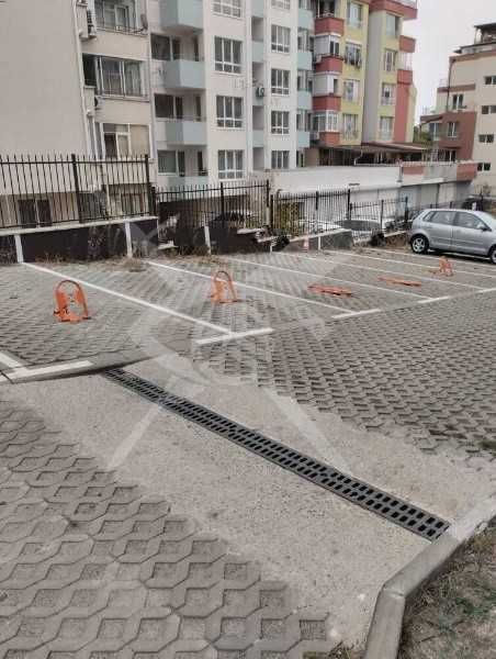 Дава се под наем Гараж / Паркомясто в Бургас, Меден рудник - зона Б - 60 кв.м за 53000 € - Снимка #1