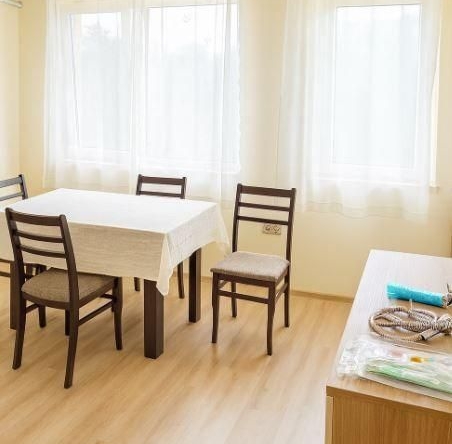 Дава се под наем Двустаен апартамент в Варна, Цветен квартал - 42 кв.м за 300 € - Снимка #1