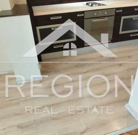 Дава се под наем Тристаен апартамент в Варна, Централна поща - 90 кв.м за 510 € - Снимка #1