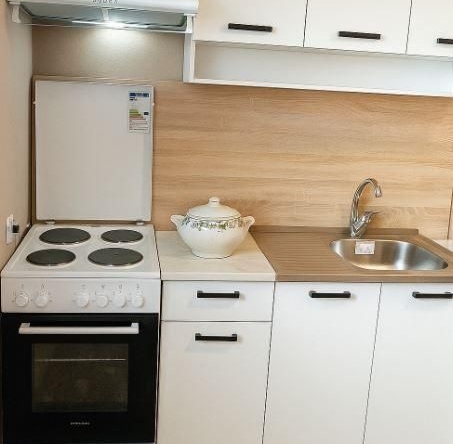 Дава се под наем Тристаен апартамент в Варна, Колхозен пазар - 120 кв.м за 348.84 € - Снимка #1