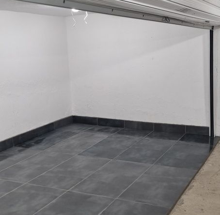 Дава се под наем Гараж / Паркомясто в София, Зона Б-19 - 15 кв.м за 142.8 € - Снимка #1