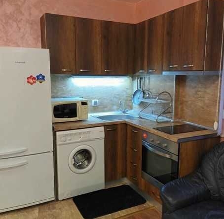 Дава се под наем Двустаен апартамент в Пловдив, Тракия - 50 кв.м за 375 € - Снимка #1