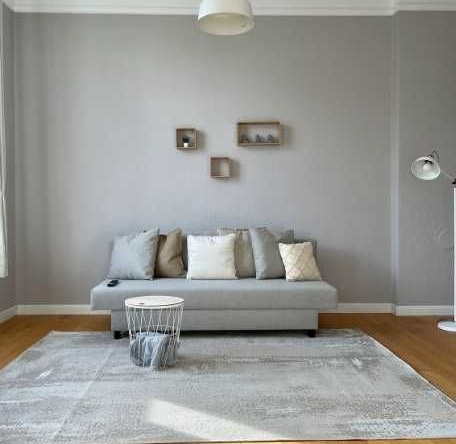 Дава се под наем Двустаен апартамент в Пловдив, Кършияка - 60 кв.м за 230 € - Снимка #1