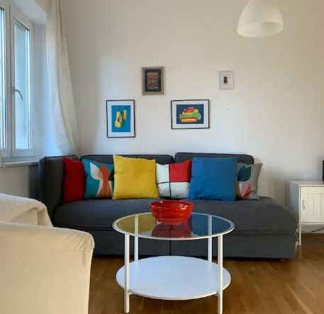 Дава се под наем Двустаен апартамент в Пловдив, Център - 60 кв.м за 255 € - Снимка #1