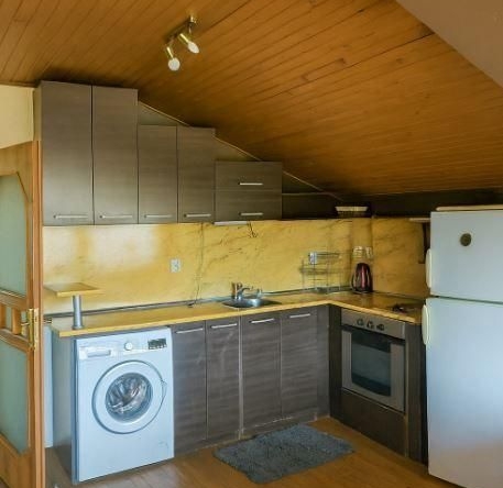 Дава се под наем Тристаен апартамент в Варна, Център - 100 кв.м за 450 € - Снимка #1