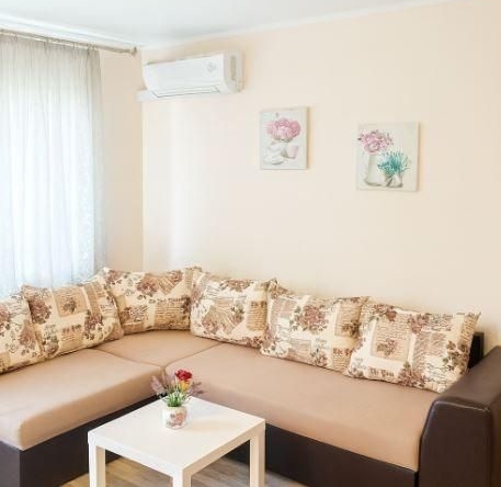 Дава се под наем Двустаен апартамент в Варна, Левски - 65 кв.м за 450 € - Снимка #1