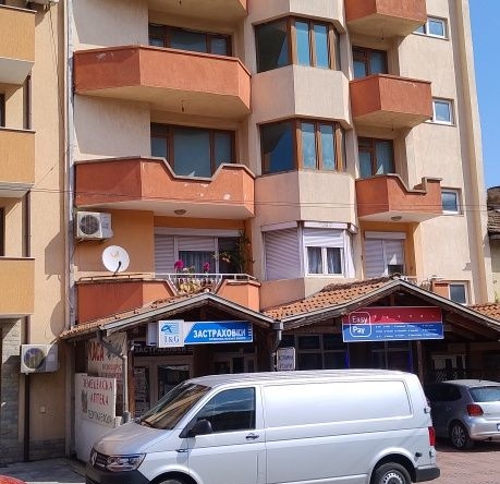 Етаж от къща в Петрич - 157 кв.м за 1000 €/кв.м - Снимка #1