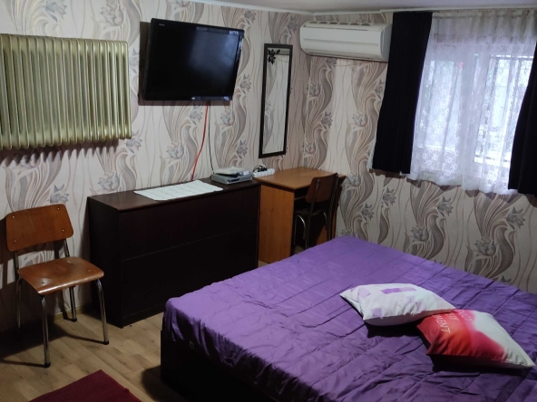 Дава се под наем Двустаен апартамент в Варна, Цветен квартал - 50 кв.м за 306 € - Снимка #1