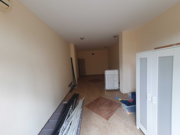 Магазин в к.к. Слънчев бряг - 42 кв.м за 900 €/кв.м - Снимка #1