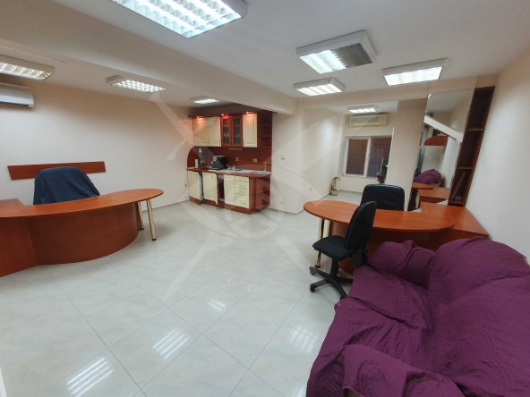 Офис в Бургас, Център - 34 кв.м за 1765 €/кв.м - Снимка #1