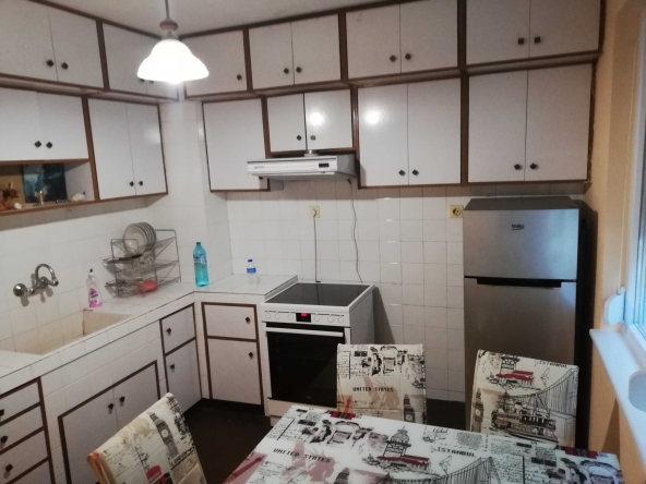 Дава се под наем Двустаен апартамент в Пазарджик, Център - 76 кв.м за 255 € - Снимка #1