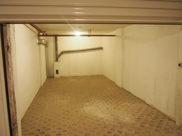 Дава се под наем Гараж / Паркомясто в София, Редута - 19 кв.м за 91.8 € - Снимка #1