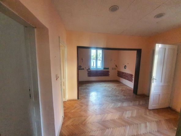 Дава се под наем Къща в София, Лозенец - 270 кв.м за 2600 € - Снимка #1
