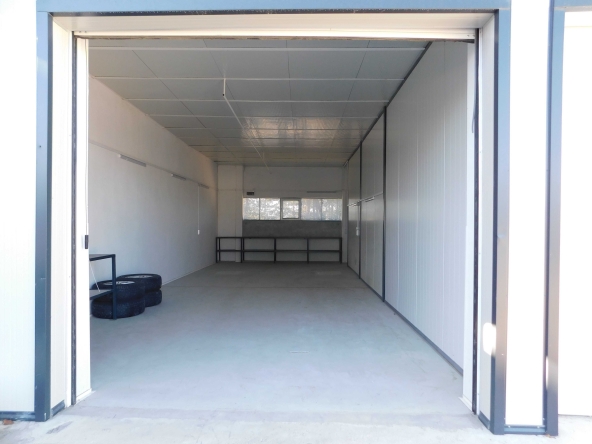 Промишлена сграда в Търговище, Център - 70 кв.м за 911 €/кв.м - Снимка #1