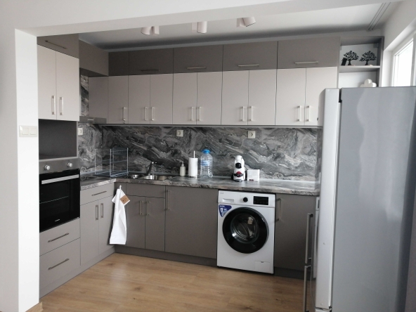 Тристаен апартамент в Варна, Окръжна болница - 90 кв.м за 1899 €/кв.м - Снимка #1