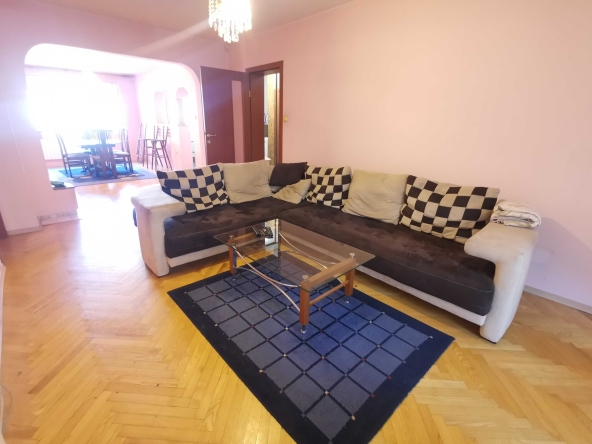 Дава се под наем Тристаен апартамент в София, Младост 2 - 120 кв.м за 598.23 € - Снимка #1