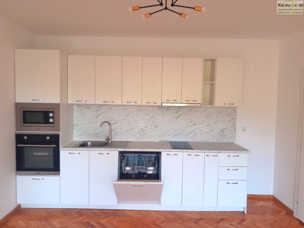 Тристаен апартамент в Монтана, Идеален център - 105 кв.м за 802 €/кв.м - Снимка #1