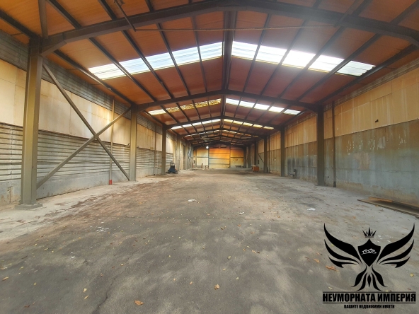 Дава се под наем Склад в Асеновград - 550 кв.м за 1416.27 € - Снимка #1