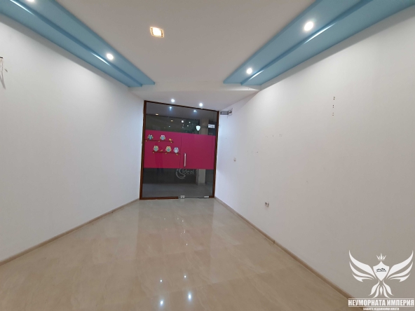 Магазин в Асеновград - 22 кв.м за 765 €/кв.м - Снимка #1