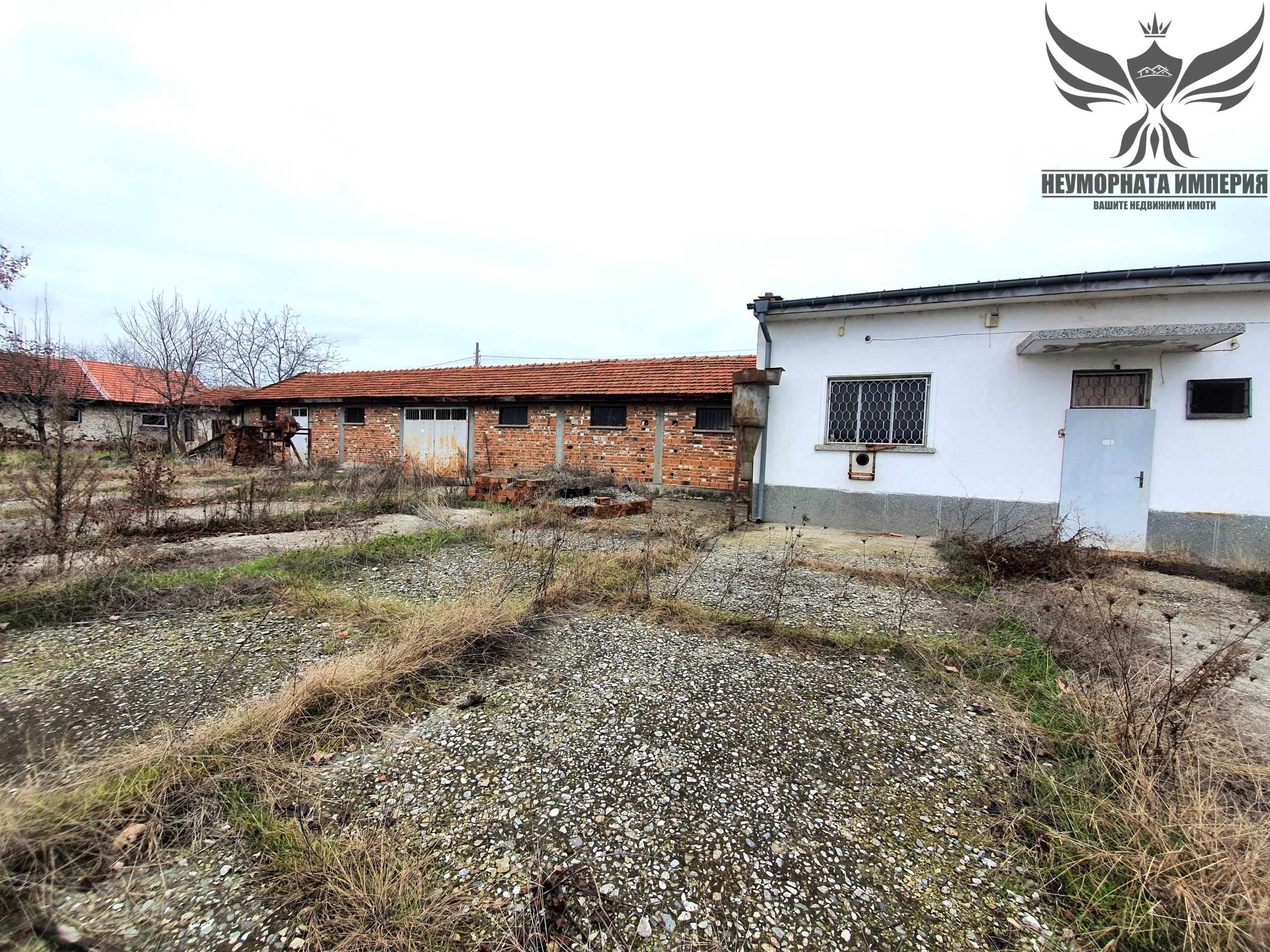 Промишлена сграда в с. Болярци, Област Пловдив - 1880 кв.м за 34 €/кв.м - Снимка #1