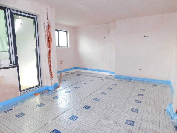 Тристаен апартамент в Търговище, Център - 105 кв.м за 646 €/кв.м - Снимка #1