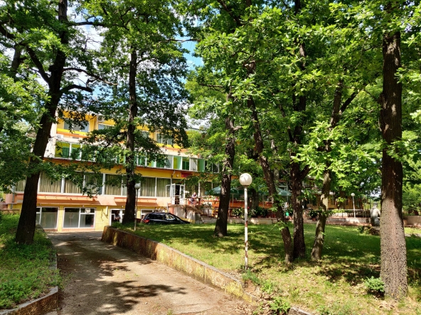 Хотел в с. Старозагорски бани, Област Стара Загора - 1700 кв.м за 589 €/кв.м - Снимка #1