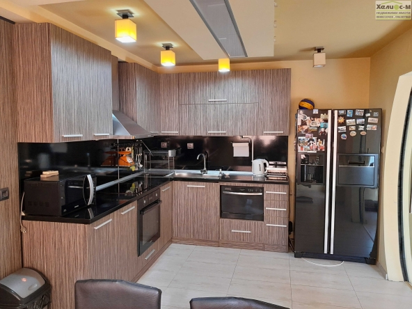 Тристаен апартамент в Монтана, Широк център - 120 кв.м за 1105 €/кв.м - Снимка #1